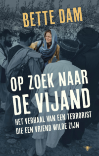 Op zoek naar de vijand - Bette Dam